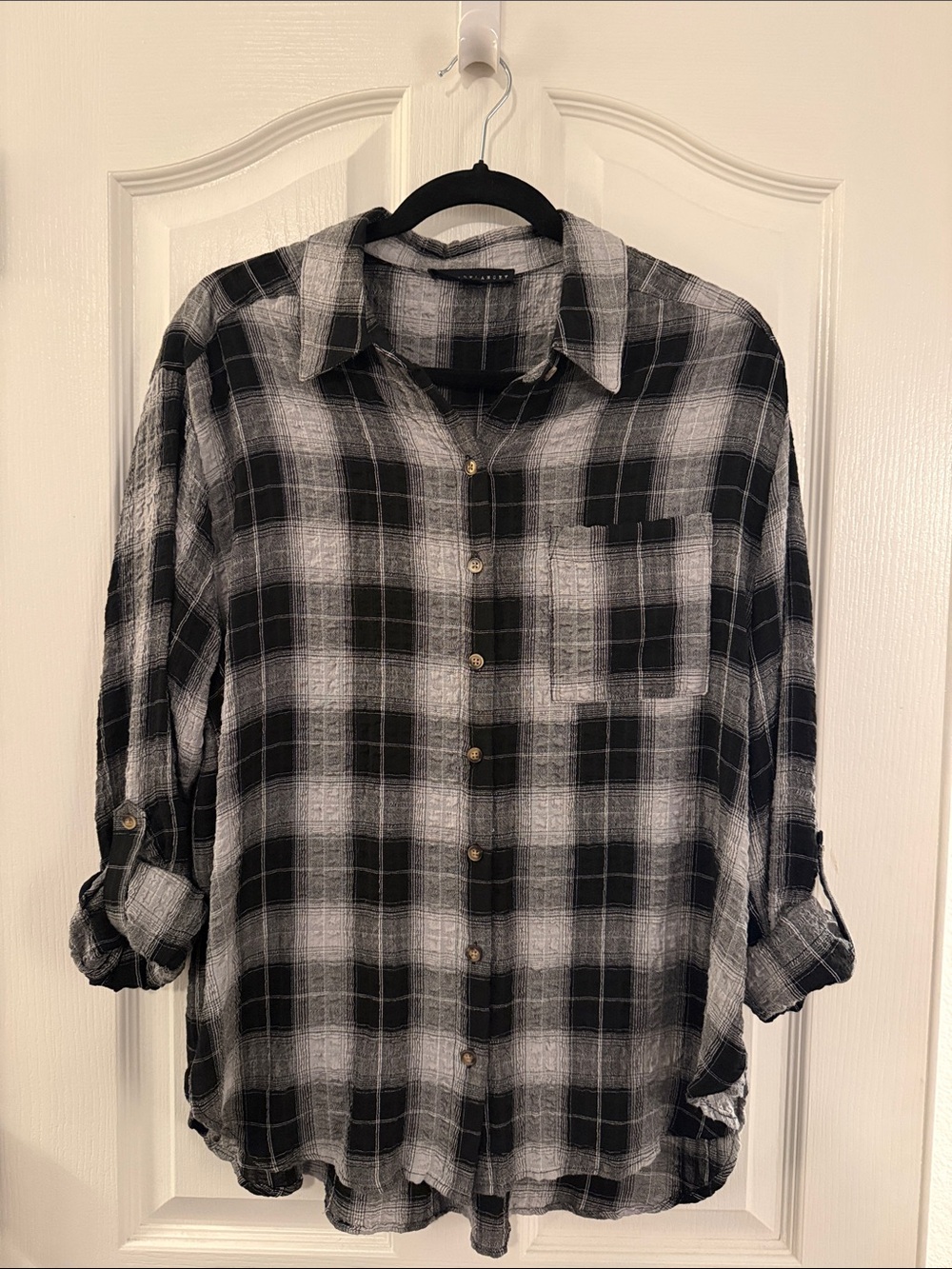 Jane + Delancey lightweight plaid long sleeve shirt